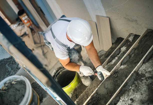 Best Custom Concrete Contractor  in Menomonee Falls, WI